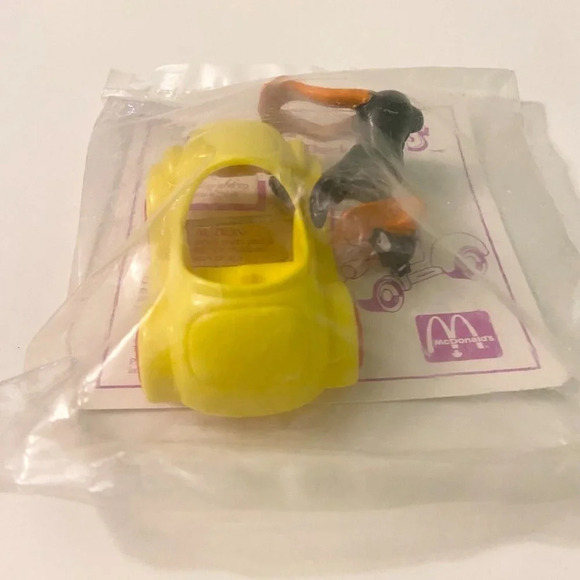 Vintage 1989 Daffy Duck Looney Tunes McDonalds Toy with Car Sealed - Picture 2 of 6